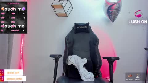 maxx_cortes online show from December 28, 2024, 8:26 am