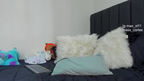 maxx_cortes online show from February 2, 2025, 7:14 pm