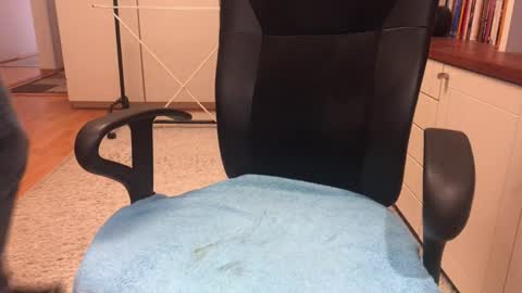 Max online show from October 27, 2025, 5:55 am