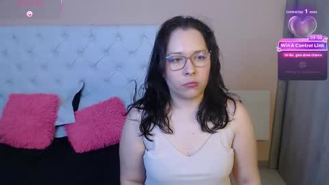 May online show from January 12, 2026, 8:25 pm