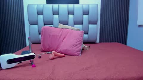 MAY online show from March 25, 2026, 12:22 pm