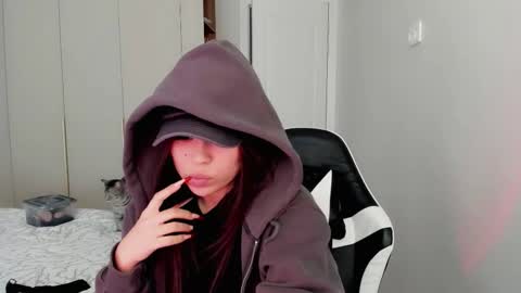 Mia online show from February 20, 2026, 6:37 am