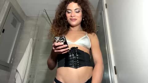 Maya transgirl online show from October 10, 2025, 7:35 pm