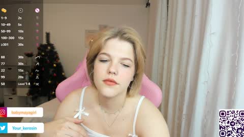 Snapshot of maya_blonde18 chatting on December 10, 2024, 3:20 am Maya online show from December 10, 2024, 3:20 am