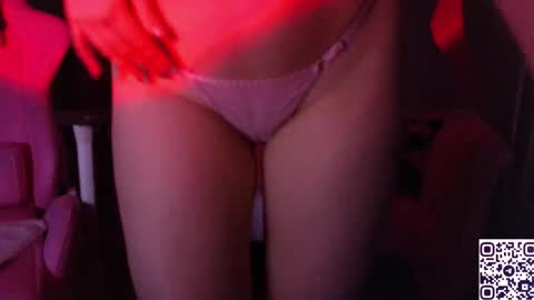 Snapshot of maya_blonde18 chatting on January 27, 2025, 6:30 am Maya online show from January 27, 2025, 6:30 am