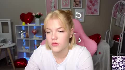 Snapshot of maya_blonde18 chatting on February 15, 2025, 3:31 am Maya online show from February 15, 2025, 3:31 am