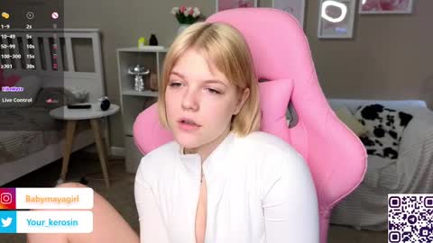 Snapshot of maya_blonde18 chatting on February 27, 2025, 8:06 am Maya online show from February 27, 2025, 8:06 am