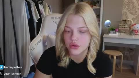 Snapshot of maya_blonde18 chatting on July 6, 2026, 4:09 am Maya online show from July 6, 2026, 4:09 am
