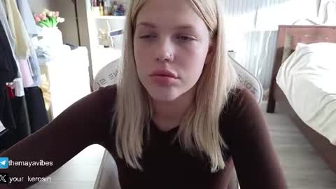 Snapshot of maya_blonde18 chatting on July 9, 2026, 3:32 am Maya online show from July 9, 2026, 3:32 am