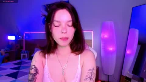 MAYA online show from July 3, 2026, 2:40 am