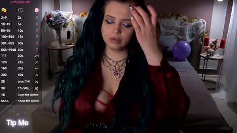 Maya Mils online show from October 29, 2025, 1:08 am