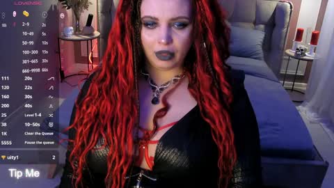 Maya Mils online show from April 4, 2026, 1:04 am