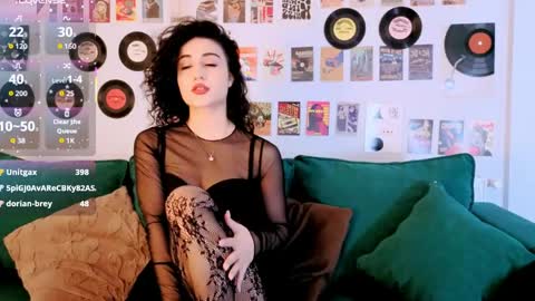 Maya online show from April 15, 2026, 2:57 pm