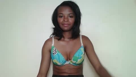 mayalabelle online show from November 13, 2025, 2:54 am