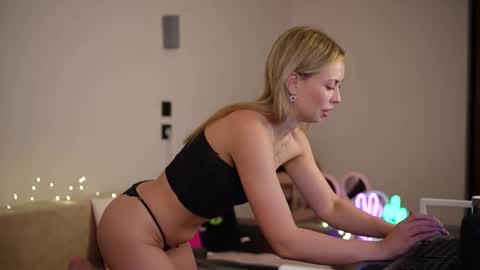 M A Y A online show from November 2, 2025, 4:26 am