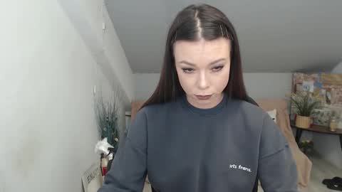 mayawill online show from December 19, 2025, 10:17 pm