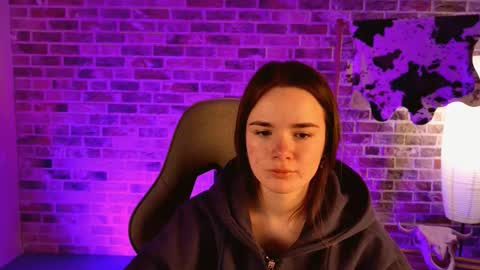 maybloom_ online show from February 17, 2026, 6:21 am