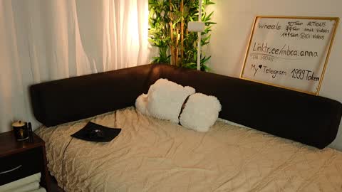 Anna       IG mbca anna  online show from January 8, 2025, 10:58 pm