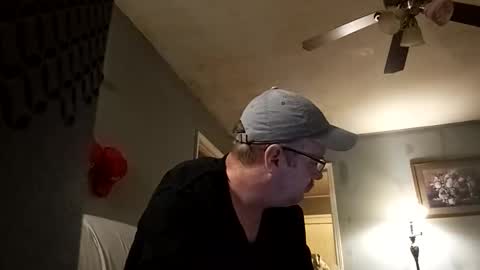 mcfly1973 online show from December 31, 2024, 1:08 pm