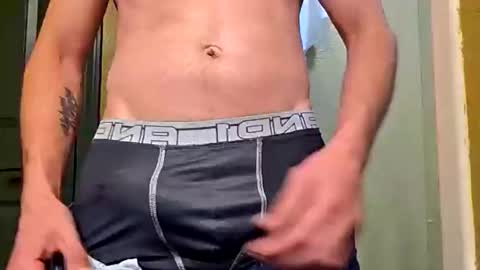 mclovinmackay online show from October 27, 2025, 3:54 am