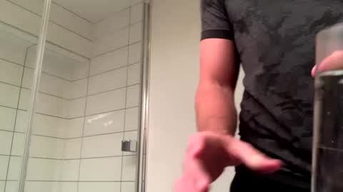 mcr8080 online show from December 28, 2024, 9:40 pm