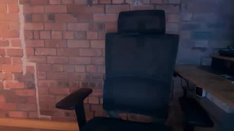 mcr8080 online show from March 18, 2026, 6:05 am