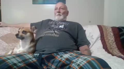 mdane99 online show from January 6, 2025, 11:42 pm