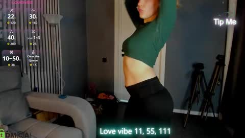 Snapshot of me1issa_bell chatting on February 16, 2026, 2:18 am Melissa online show from February 16, 2026, 2:18 am