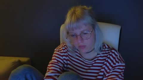 Roze online show from May 15, 2026, 11:34 pm