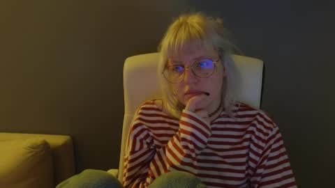 Roze online show from May 15, 2026, 11:56 pm