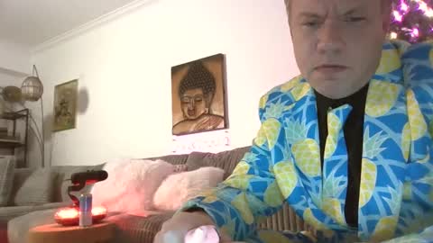 Snapshot of me2283 chatting on December 23, 2024, 1:08 am me2283 online show from December 23, 2024, 1:08 am