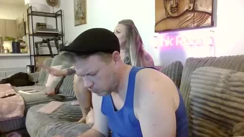 Snapshot of me2283 chatting on February 28, 2025, 12:21 am me2283 online show from February 28, 2025, 12:21 am