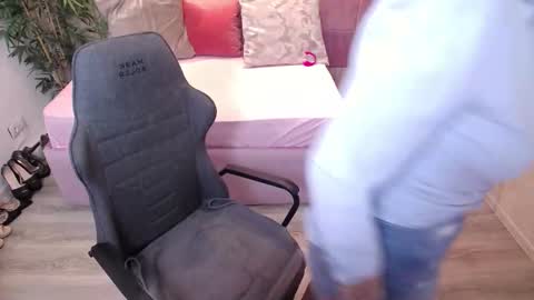 meamandax online show from February 8, 2026, 7:23 am