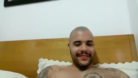 Snapshot of medellindrak chatting on February 9, 2025, 9:17 pm filippoae online show from February 9, 2025, 9:17 pm