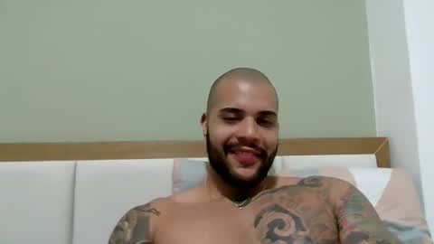 Snapshot of medellindrak chatting on October 5, 2025, 11:35 pm filippoae online show from October 5, 2025, 11:35 pm