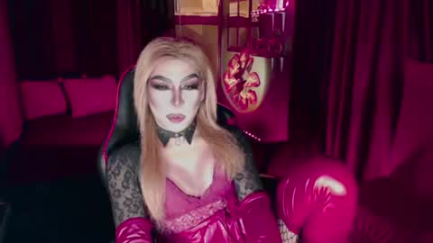 Snapshot of medusaprey chatting on July 20, 2026, 10:39 am THE QUEEN ALPHA Queen Medusa Prey online show from July 20, 2026, 10:39 am