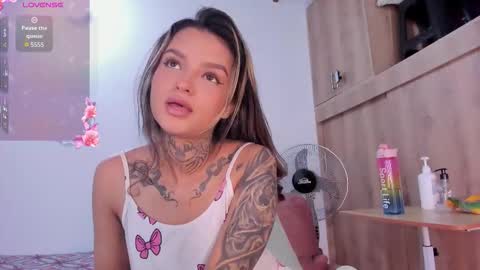 medussa13 online show from November 17, 2025, 1:06 pm