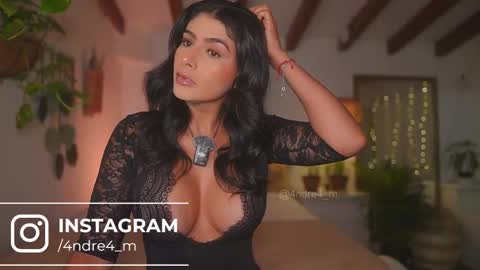 Andrea  online show from November 5, 2025, 11:21 am