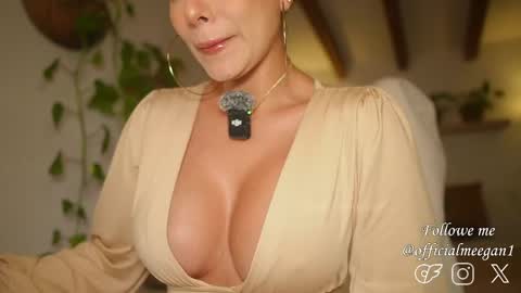 Andrea  online show from April 13, 2026, 2:00 pm