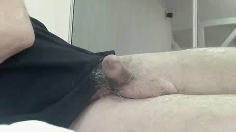 meforu21 online show from October 8, 2025, 6:27 pm