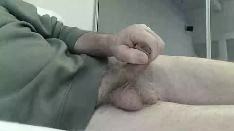 meforu21 online show from February 6, 2026, 8:45 pm