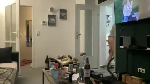 mega1185264 online show from December 20, 2025, 7:10 pm