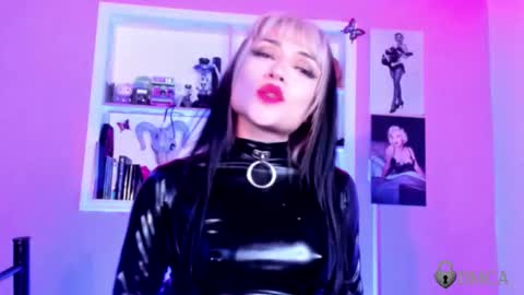 Snapshot of megan__manson chatting on February 24, 2026, 10:19 pm Megan online show from February 24, 2026, 10:19 pm