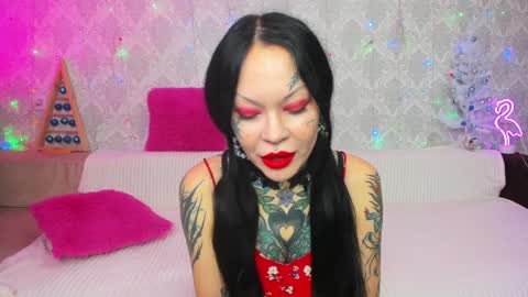 Snapshot of megan_blackmoon chatting on January 8, 2025, 5:27 am Helena Tuman online show from January 8, 2025, 5:27 am