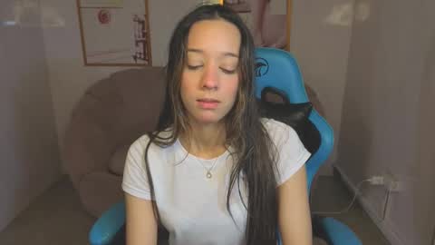 megan_collins_b online show from September 20, 2025, 12:39 pm