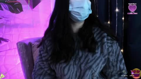 Snapshot of megan_devon chatting on May 14, 2026, 12:12 pm online show from May 14, 2026, 12:12 pm