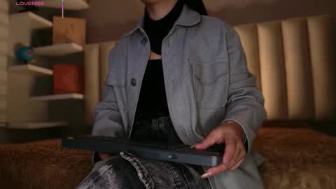     online show from February 18, 2026, 12:34 pm