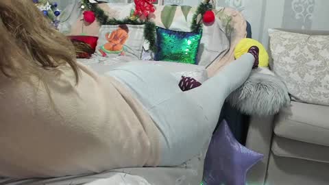 Snapshot of meganfox3325 chatting on January 15, 2025, 7:01 pm Nicki--------- Welcome to my Room online show from January 15, 2025, 7:01 pm