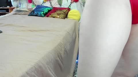 Snapshot of meganfox3325 chatting on February 2, 2025, 7:20 am Nicki--------- Welcome to my Room online show from February 2, 2025, 7:20 am