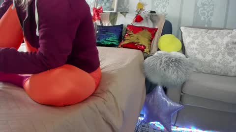 Snapshot of meganfox3325 chatting on February 22, 2025, 7:56 am Nicki--------- Welcome to my Room online show from February 22, 2025, 7:56 am